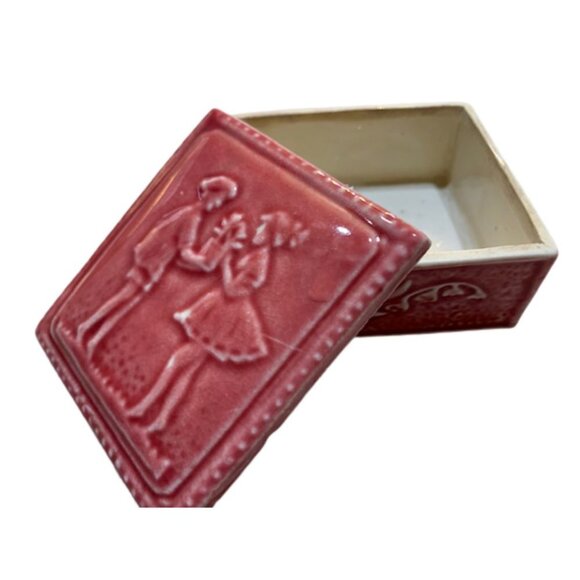 Small Vintage Glazed Porcelain Pink Danish Covered Trinket Raised Texture Box - Picture 1 of 6